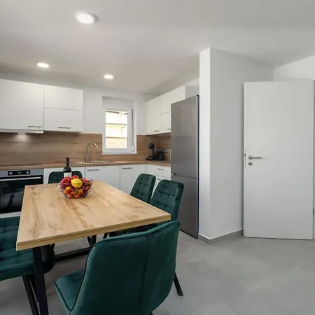 Apartment With Parking Space Savudrija, Umag - 27843